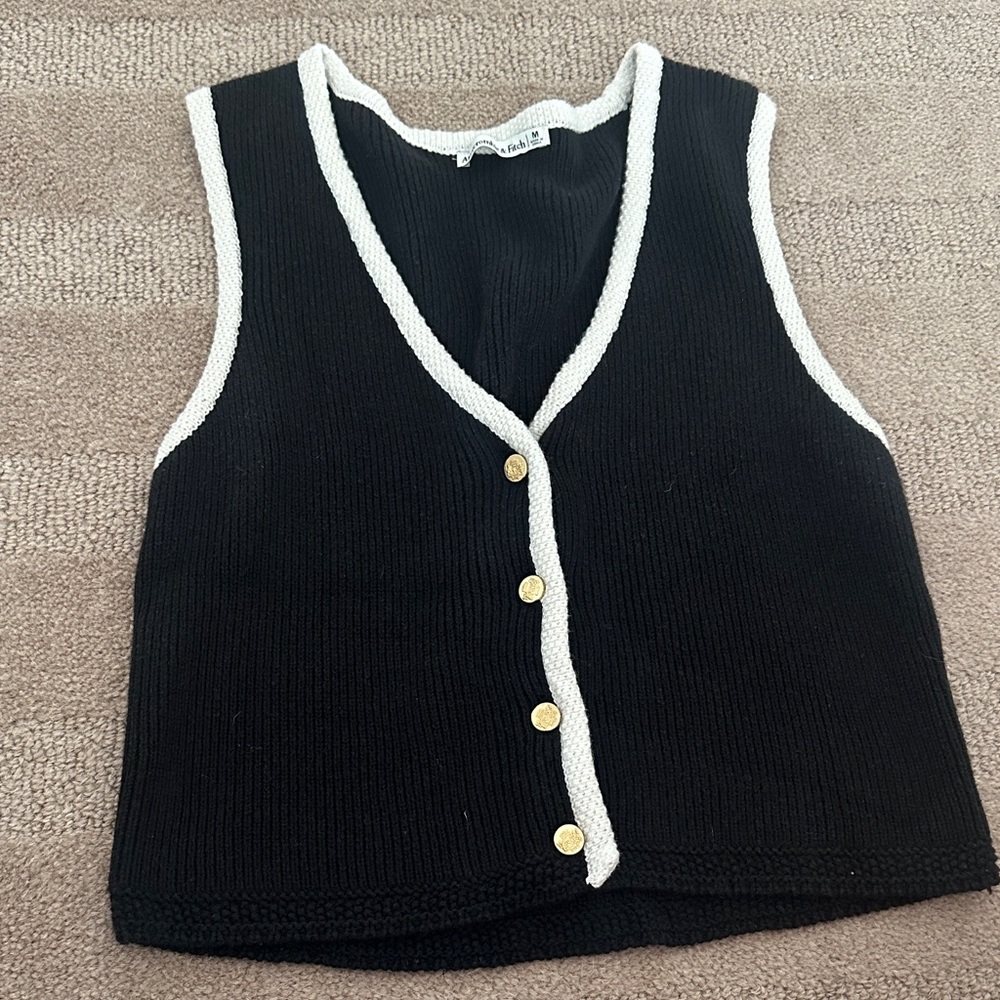 Abercrombie & Fitch black sweater vest